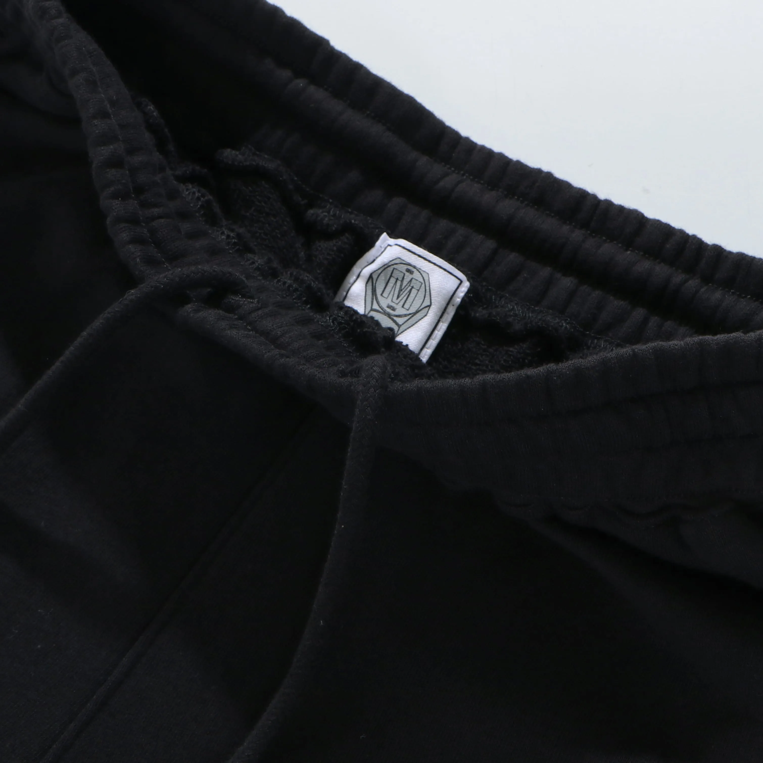 LOOSE FIT SWEAT SHORTS